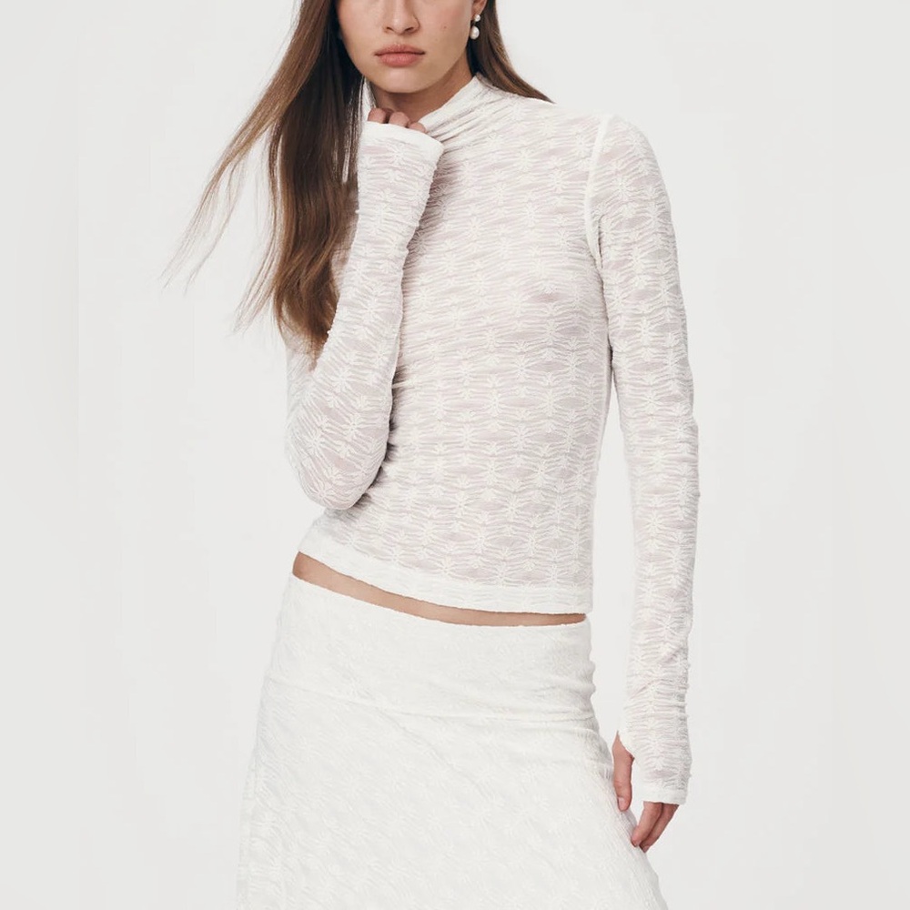 Rowie Galo Flower Lace Top - Creme